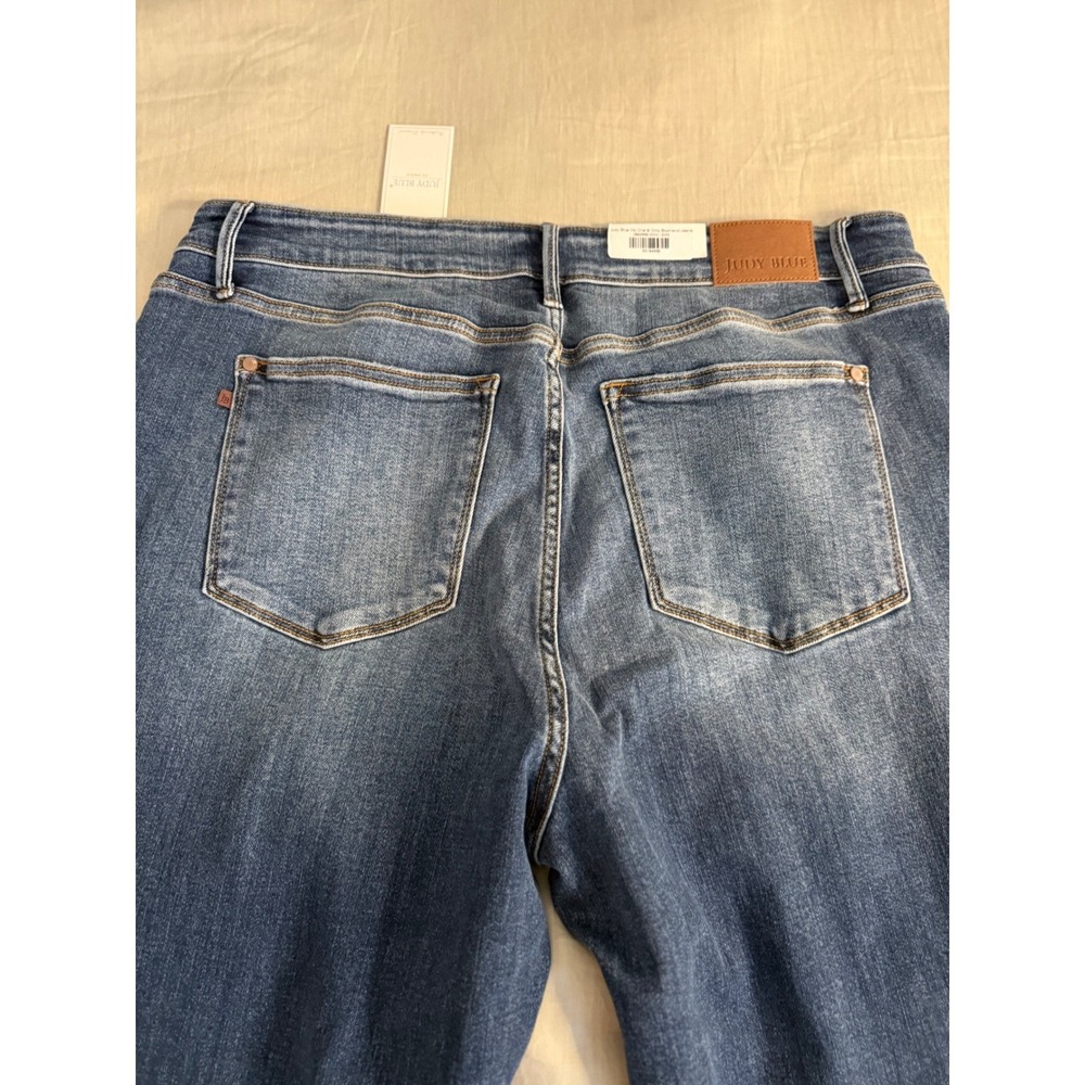Judy Blue 20W Mid Rise Boyfriend Jeans NWT My One & Only Distressed Wash - Picture 5 of 8